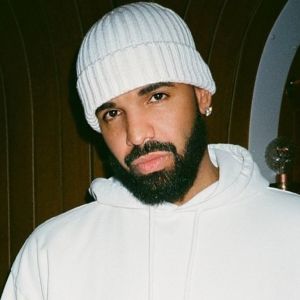 Drake papa : il dévoile pour la première fois le visage de son fils caché Adonis