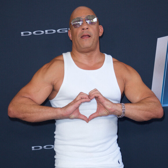 Vin Diesel : pourquoi ses personnages portent toujours des Marcel ? On a la réponse