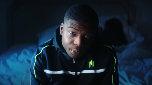 Ninho adresse une lettre à sa future femme dans son nouveau clip