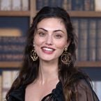 Phoebe Tonkin de nouveau en couple après sa rupture avec Paul Wesley : elle officialise ❤️