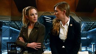 Legends of Tomorrow saison 6 : le couple Sara et Ava en danger l'an prochain ? Premières révélations