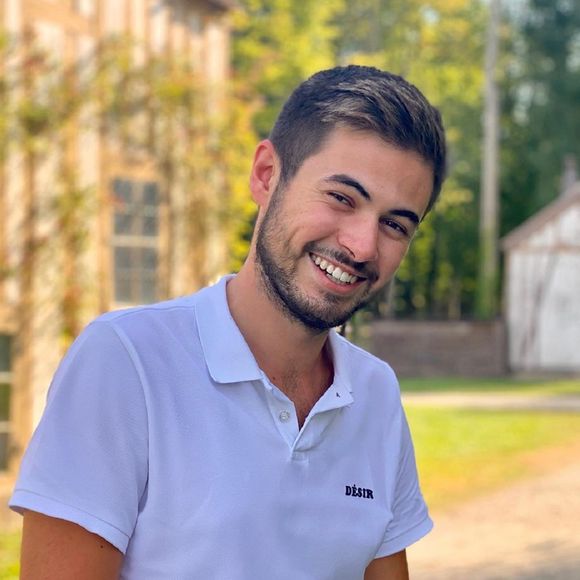 Antonin (Les 12 coups de midi) éliminé : il réagit à son départ et à l'arrivée de Caroline comme maîtresse de midi