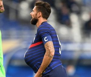 Olivier Giroud a-t-il annoncé la naissance à venir d'un 4ème bébé lors du match France-Ukraine ?
