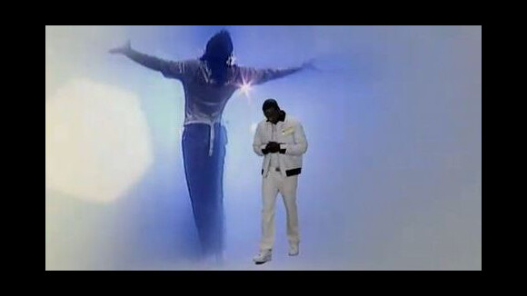 Michael Jackson ... Hold My hand, enfin le clip avec Akon