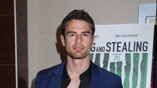 Theo James : que devient l'interprète de Quatre, 4 ans après la fin de Divergente ?