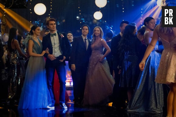 Riverdale saison 5, épisode 1 : une photo du bal de promo