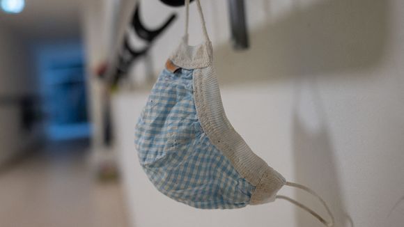 Les masques faits maison pas efficaces contre le variant ? L'OMS et les médecins pas d'accord