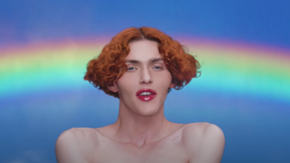 SOPHIE est décédée : les stars rendent hommage à la chanteuse et icone de la communauté LGBTQ+