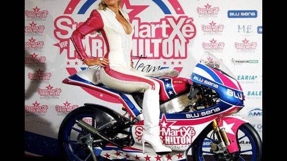 Paris Hilton ... Gonflée à bloc, elle se lance dans les courses de moto
