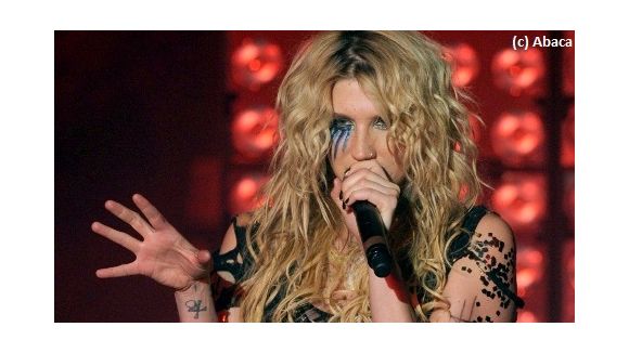 Kesha ... Elle pardonne les insultes de Rihanna