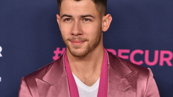 Nick Jonas blessé et à l'hôpital après un accident sur un tournage : il sort du silence