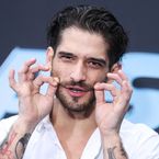 Tyler Posey (Teen Wolf) accusé de "gay-baiting" sur OnlyFans, le comédien révèle être queer