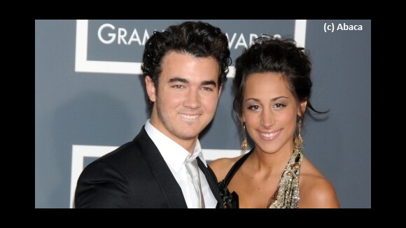 Kevin Jonas ...il abandonne Danielle pour les jeux vidéo