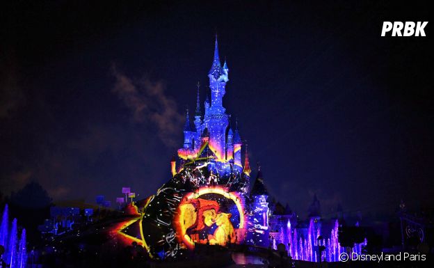 Le parc Disneyland Paris encore plus étincelant et magique pour la saison de Noël : nouvelle parade, retour du spectacle nocturne...
