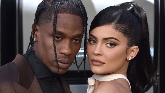 Kylie Jenner annonce à ses fans sa nouvelle grossesse avec son compagnon Travis Scott.
Ils s'expriment suite à la tragédie au concert du rappeur.
