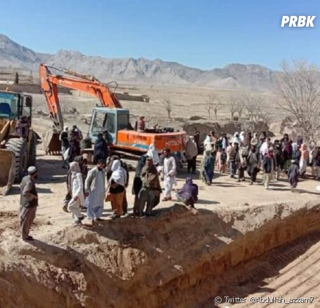 Haidar bloqué dans un puits en Afghanistan : le petit garçon apeuré, les secours sont sur place