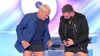 TPMP : Cyril Hanouna et Benjamin Castaldi baissent leur pantalon sur le plateau et finissent en boxer