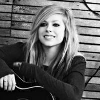 Avril Lavigne ... Son nouveau clip ... What The Hell