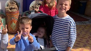 Familles nombreuses : "On ne peut pas laisser un bébé de 2 ans dans cet état", une maman très inquiète pour sa fille hospitalisée d'urgence