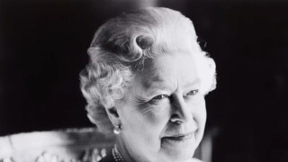 Mort d'Elizabeth II : "Une légende", "on la pensait invincible", Twitter n'arrive pas à croire au décès de la reine