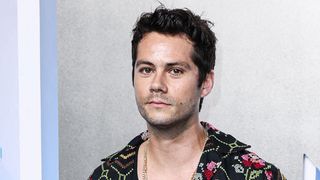 Dylan O'Brien en couple ? L'acteur surpris en plein roulage de pelles avec une chanteuse