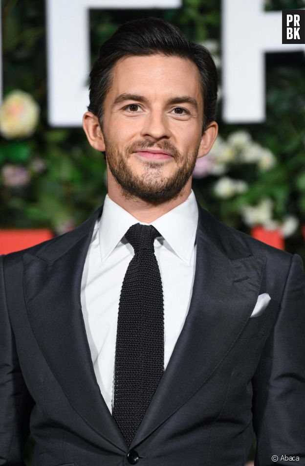 Jonathan Bailey lors de l'avant-première de la saison 2 de La Chronique des Bridgerton