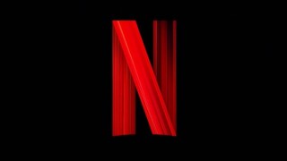 Netflix : ces 4 séries ont mis toutes les critiques à leurs pieds en 2022 et vous n'en avez pourtant (peut-être) pas entendu parler