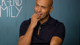 "Qui rêve de jouer un Père Noël ? C'est nul" : Eric Judor se lâche lors d'une interview spéciale Noël pour Week-End Family