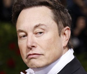 Elon Musk vient de faire le contraire de ce qu'il avait promis : épinglé par les internautes, il se défend