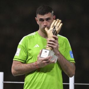 "Il s'est ch*é dessus" : après Kylian Mbappé, le gardien Emiliano Martinez se moque d'Aurélie Tchouaméni après la finale de la Coupe du Monde 2022