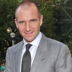 James Bond ... Finalement Ralph Fiennes dans le rôle du méchant