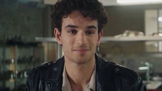 "C'était dur de ne pas pleurer" : le départ de Mikaël Mittelstadt (Greg) d'Ici tout commence a traumatisé les acteurs