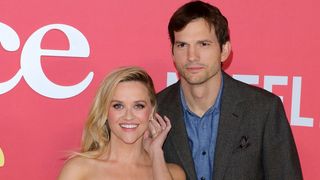 Toi chez moi et vice versa : Ashton Kutcher et Reese Witherspoon se détestent-ils depuis le tournage ? L'acteur obligé de réagir après des photos gênantes