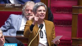 "Lâchez nos utérus !" : Sandrine Rousseau craque en pleine Assemblée nationale pendant les débats sur les retraites