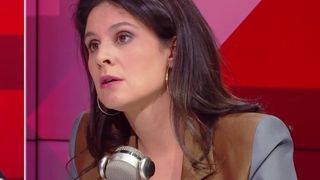 "Pas un pour rattraper l'autre" : Apolline de Malherbe excédée après les bras d'honneur de Dupond-Moretti, Gabriel Attal la recadre sèchement sur BFMTV
