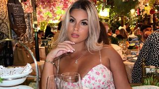 "Je trouve ça très grave" : Carla Moreau réagit aux bombes lâchées par Cynthia sur son couple avec Kevin Guedj