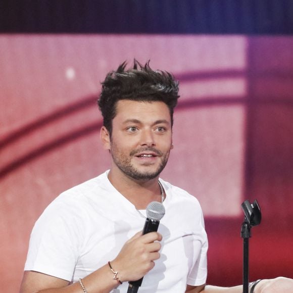 Exclusif - No Web - Kev Adams - Tournage de l'émission "Sketch Story", présentée par L.Boccolini. Le 12 septembre 2022 C’est l’une des nouveautés de cette rentrée 2022. Samedi 8 octobre à 21h10, retrouvez « Sketch Story », la nouvelle création originale de France 2 dans laquelle les stars de l’humour vont réinterpréter leurs sketchs les plus célèbres dans de courtes fictions ! Dans ce show d’humour inédit, présenté par L.Boccolini, découvrez les sketchs cultes comme vous ne les avez jamais vus : « Le train pour Pau » de Chevallier et Laspalès, « Les coiffeuses » des Chevaliers du Fiel, « Le permis de conduire » de M.Robin et P.Palmade, « Le cocktail mondain » d’A.Roumanoff, « Les pétasses » des Inconnus, « François Hollande » de L.Gerra,  « Madame Sarfati : Allô la police » d’É.Kakou, « Chère Maman » de R.Magdane, etc. L’émission sera aussi l’occasion pour les invités de la soirée de vous présenter sur scène leurs sketchs les plus drôles. Humour, convivialité et originalité… Une soirée de rire totalement inédite à découvrir exclusivement sur France 2 ! © Jack Tribeca / Bestimage  Exclusive - No Web No Blog pour Belgique et Suisse