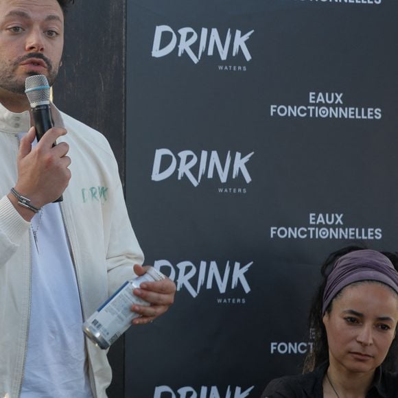 Exclusif - Kev Adams - Soirée de lancement de la gamme de boissons "Drink Waters" au restaurant Créatures sur le rooftop des Galeries Lafayette à Paris le 9 mai 2022. © Clovis-Bellak/Bestimage  (No Web - pour suisse et Belgique)