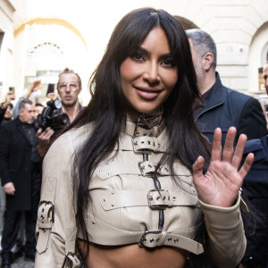 Kim Kardashian quitte la boutique Dolce & Gabbana à Milan, en marge de la Fashion Week, le 25 février 2023.  Kim Kardashian is seen at the Dolce & Gabbana Store during the Milan Fashion Week Womenswear Fall/Winter 2023/2024 on February 25, 2023 in Milan, 