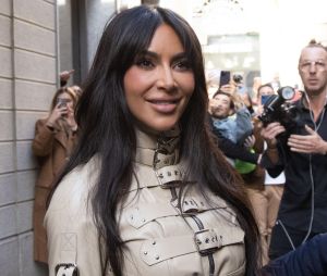 Kim Kardashian s'est rendue à la boutique Dolce & Gabbana durant la Fashion Week de Milan, Italie, le 25 Février 2023  BGUK_2579629 - Milan, ITALY - Kim Kardashian is seen in the Dolce & Gabbana store in Milan during Milan Fashion Week FW 2023 Pictured: Kim Kardashian 