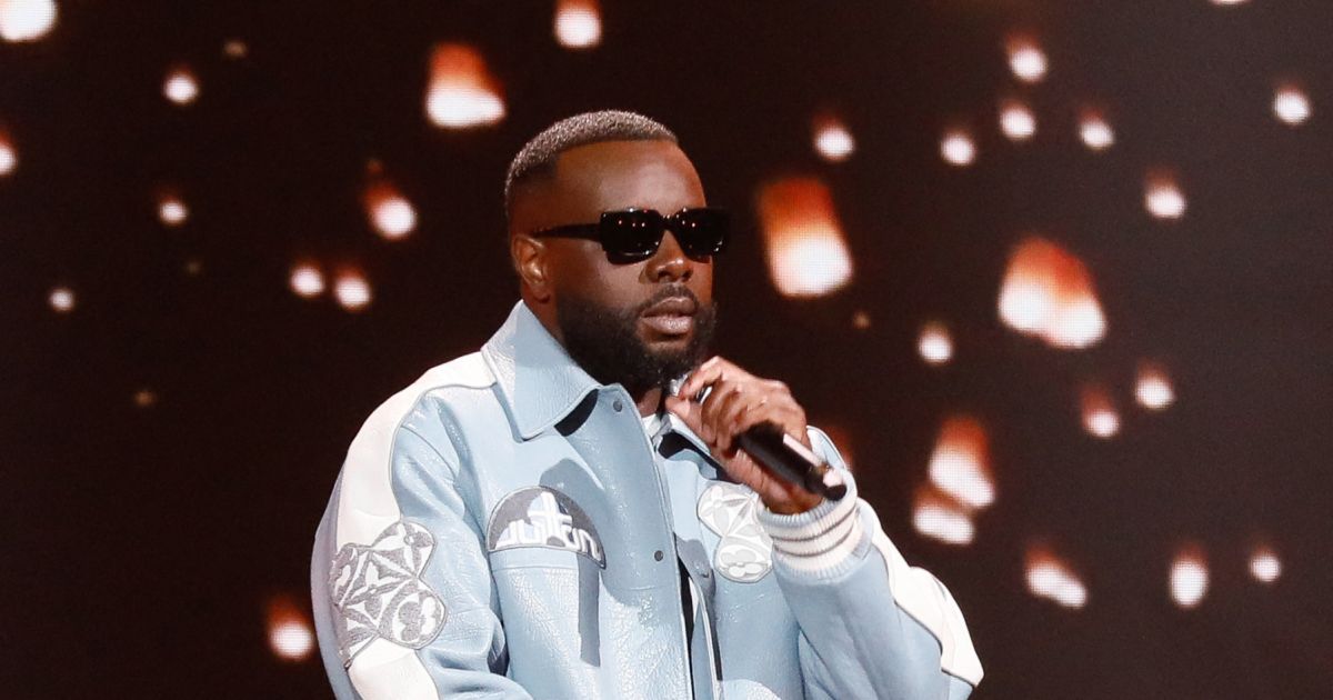 Exclusif - Gims chante son tube Tu vas me manquer lors de l'émission ...