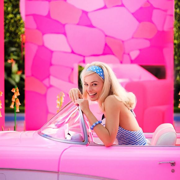 Drôle quand on pense que la poupée aux mille déguisements existe depuis plus de soixante ans.