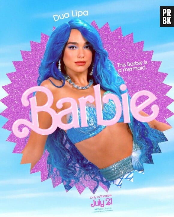 Sur l'un de ces posters hyper flashy, on voit la popstar Dua Lipa poser... En sirène. Conclusion ? Tout le monde peut faire partie de l'univers Barbie. D'où le succès sur Twitter du filtre permettant de poser sa trogne sur l'affiche du film.  