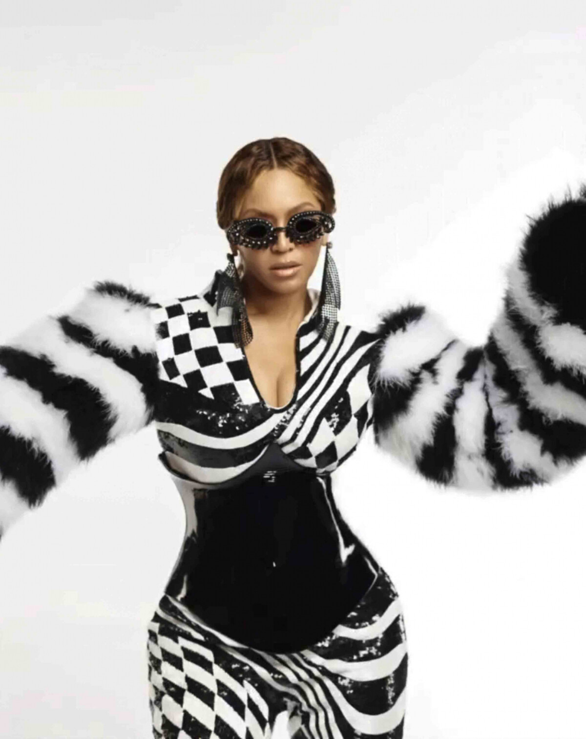 Photo : Beyoncé pose avec son trophée d'artiste internationale de l ...