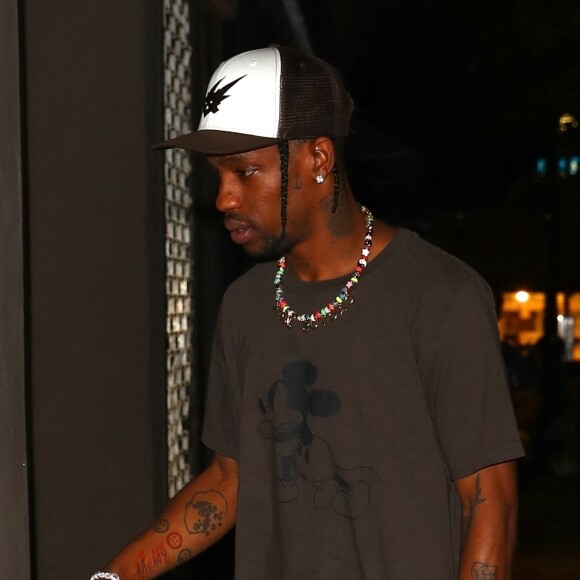 Travis Scott arrive au "Electric Lady Studio" à New York, le 18 août 2021.


