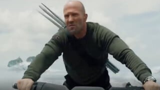 En eaux (très) troubles présente son impressionnant trailer : Jason Statham affronte des monstres qui mordent les T-rex dans ce film de science-fiction sauvage