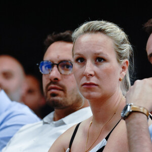 Nicolas Bay et Marion Maréchal (candidate suppléante aux élections législatives dans le Vaucluse pour le parti Reconquête), enceinte, lors de son meeting à Tarascon, le 20 mai 2022.