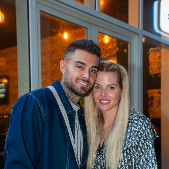 Exclusif - Thibault Garcia et sa femme Jessica Thivenin lors de la soirée « Come Chill with Booba » au bar Le Tube à Dubaï le 21 octobre 2021. © Nicolas Briquet / Bestimage 