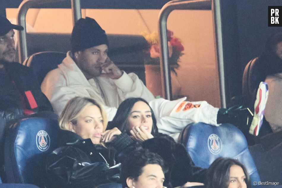 Neymar dans les tribunes du Parc des Princes, le 4 mars 2023. © Cyril Moreau / Bestimage