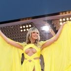 Heidi Klum sublime mais trahie par son décolleté à Cannes : son sein s'invite, façon Sophie Marceau, sur le tapis rouge